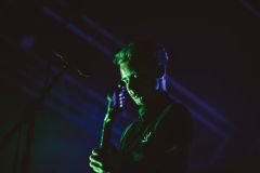 11-black-midi-sexto-nplugged